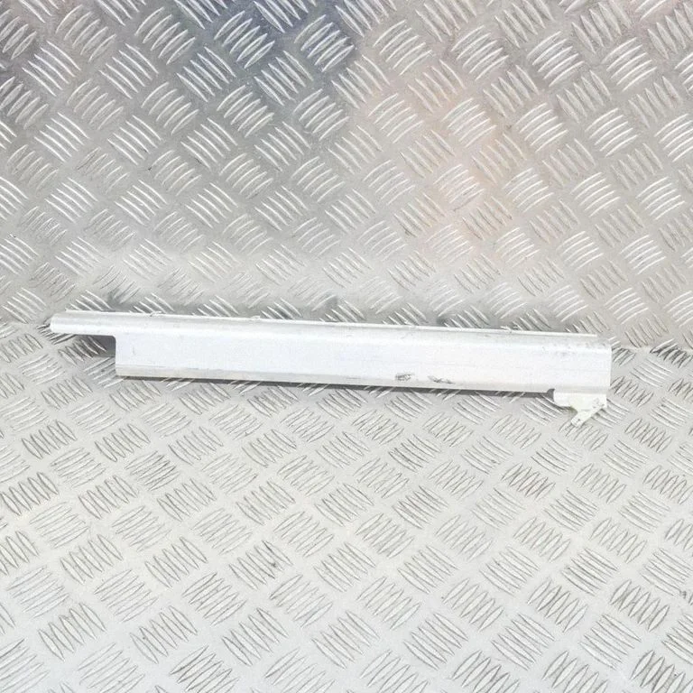 Część progu 8X23107B01AC