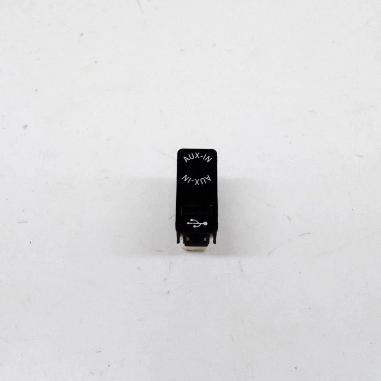AUX ligzda – BMW 3. sērija F30 F35 F31 (2012-2018)