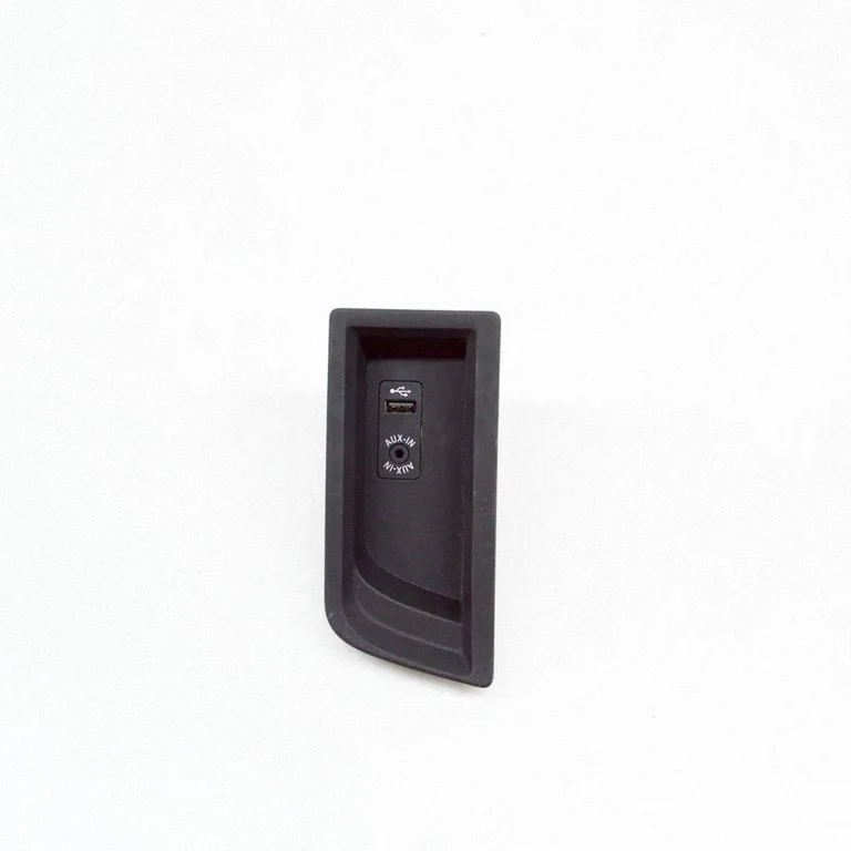 AUX in-socket connector 9207358