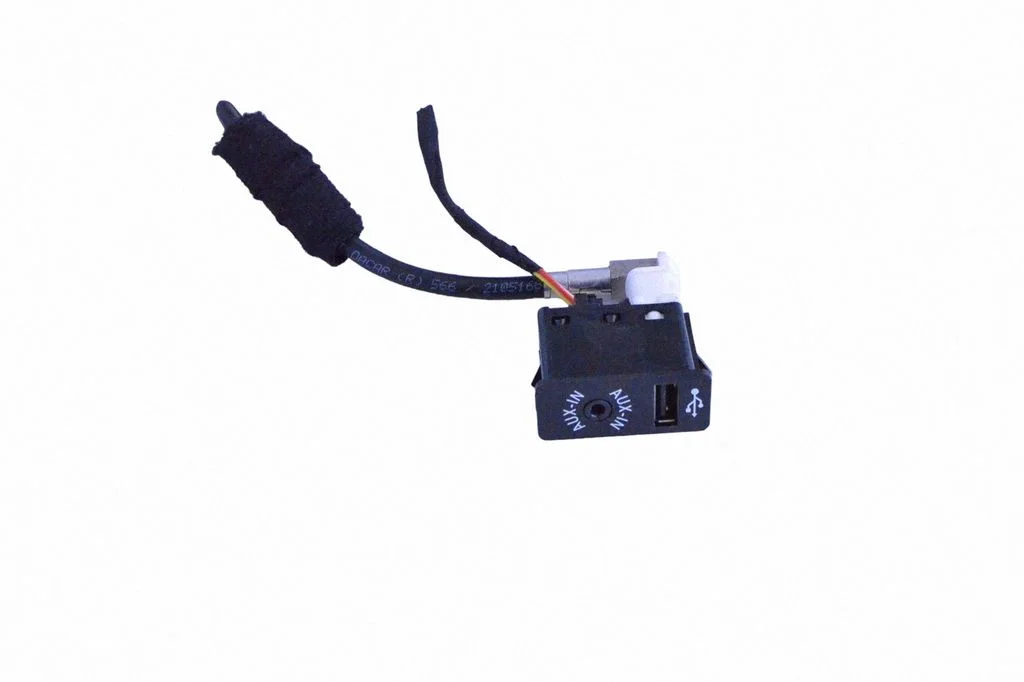 AUX ligzda 9266607