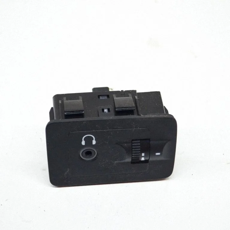 AUX ligzda M71691