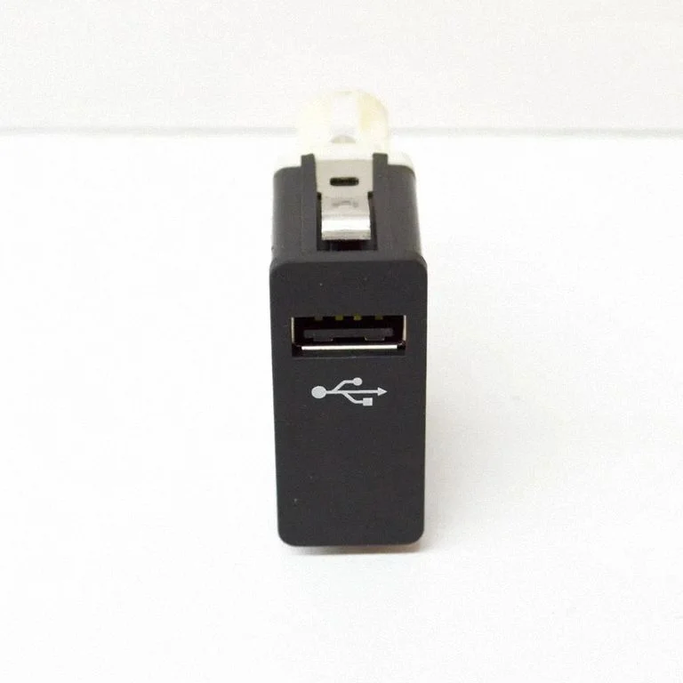 Gniazdo AUX – BMW i3 (2013-)