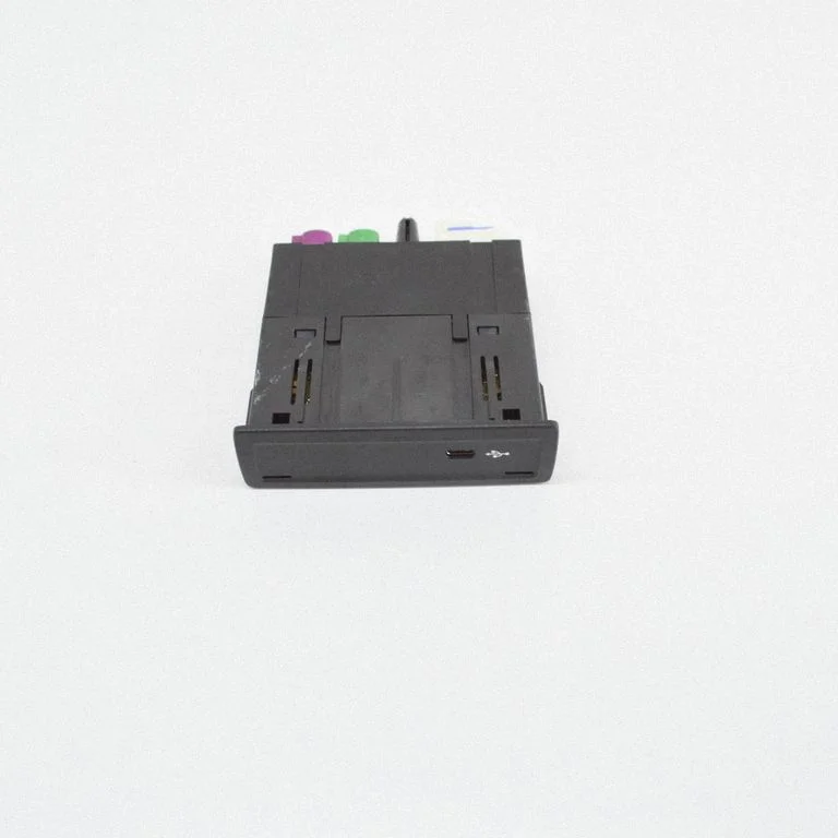USB socket connector – Mercedes-Benz GLS-Class X167 (2019-)