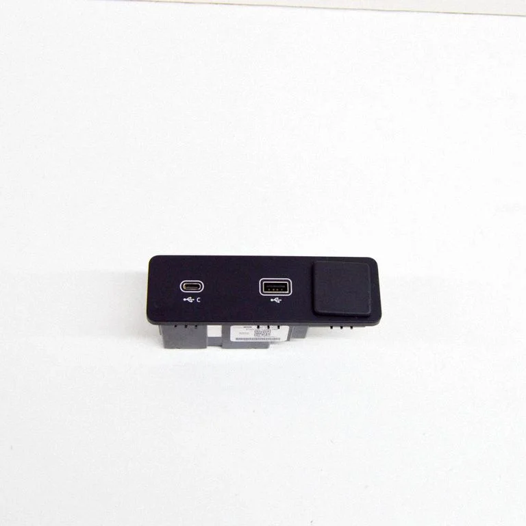 USB ligzda L8B219E110CD