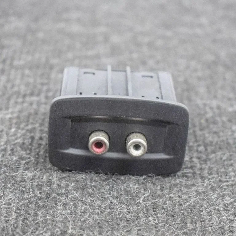 AUX ligzda 280230005R