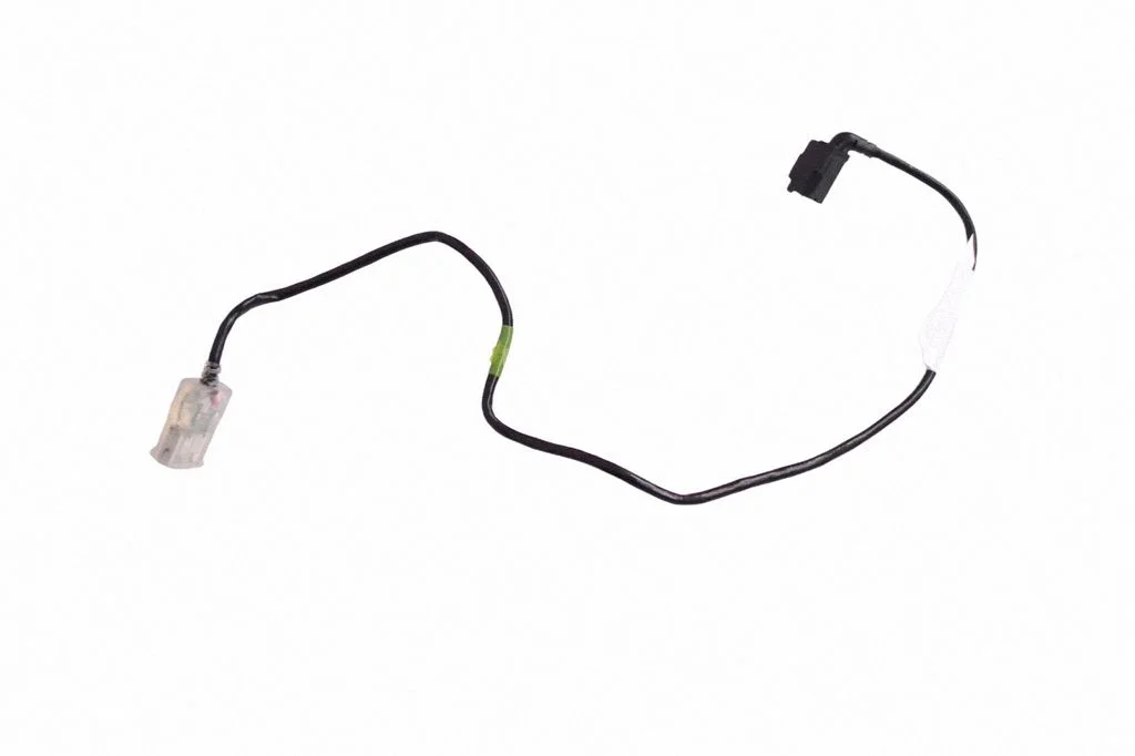 USB ligzda – Tesla Model S (2012-)