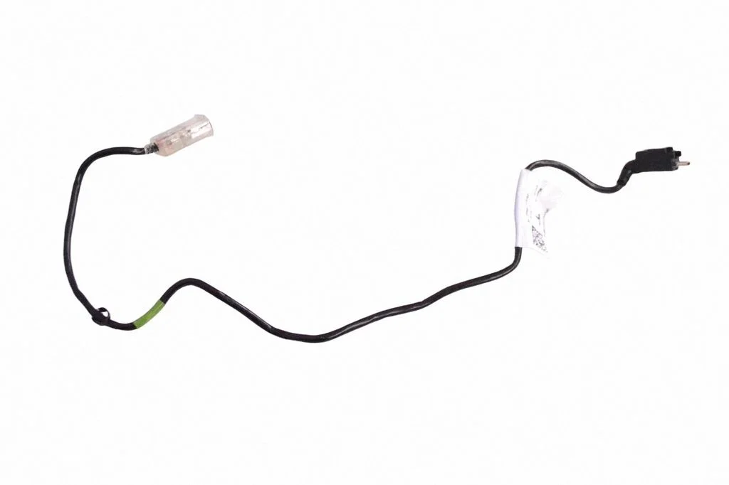 USB ligzda – Tesla Model S (2012-)