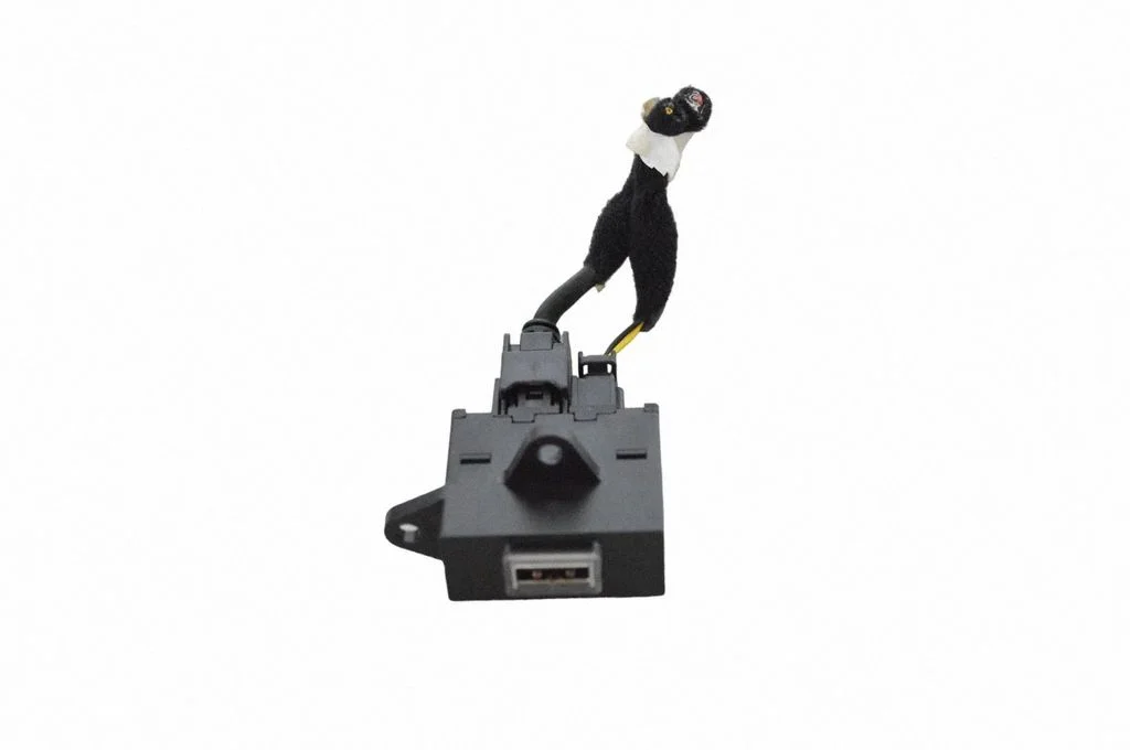 USB ligzda – Alfa Romeo Stelvio (2016-)