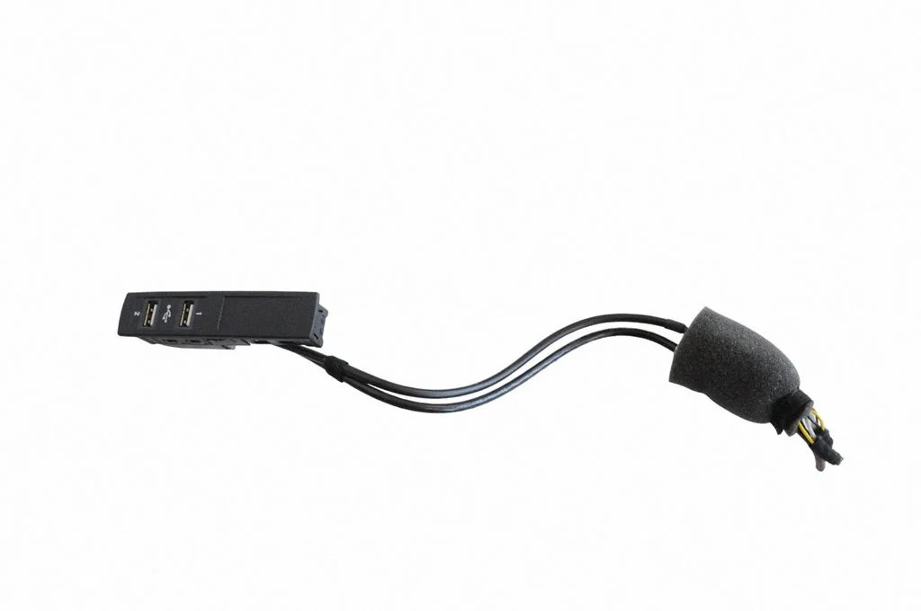 USB ligzda – Mercedes-Benz S klase C217 (2015-2020)