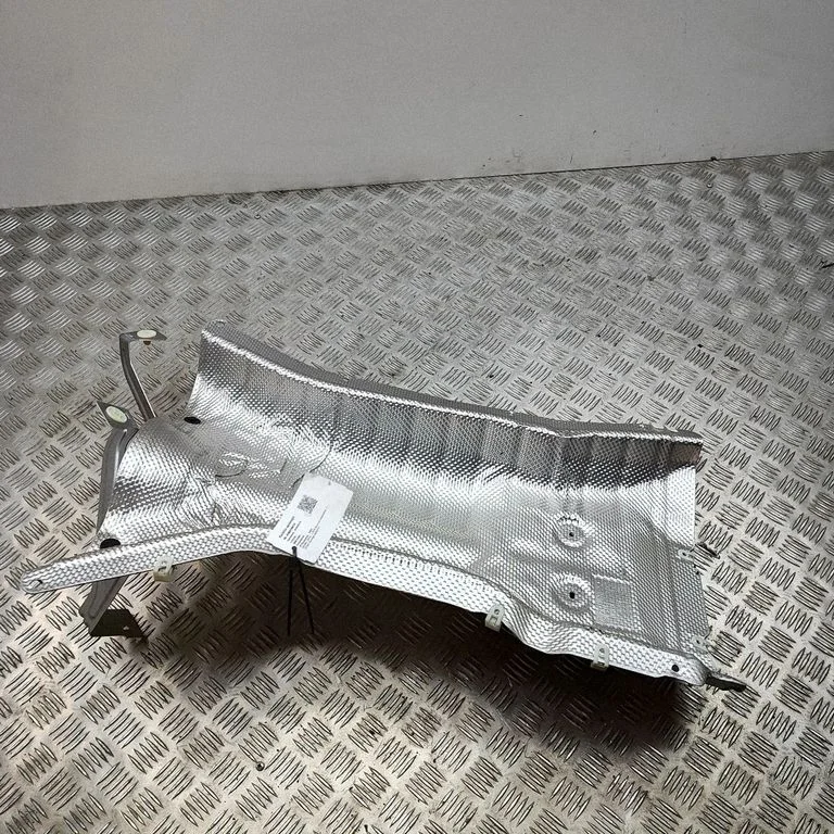 Dzinēja siltumizolācija (aizsargs pret karstumu) – BMW X6 G06 (2019-)