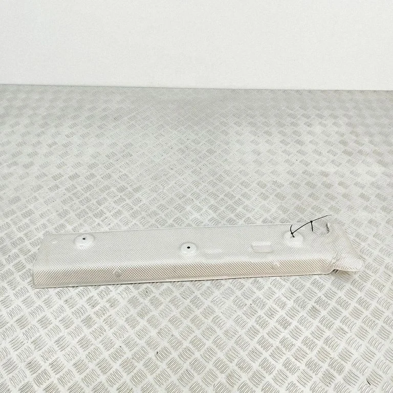 Heat shield in engine bay – BMW XM (2022-)