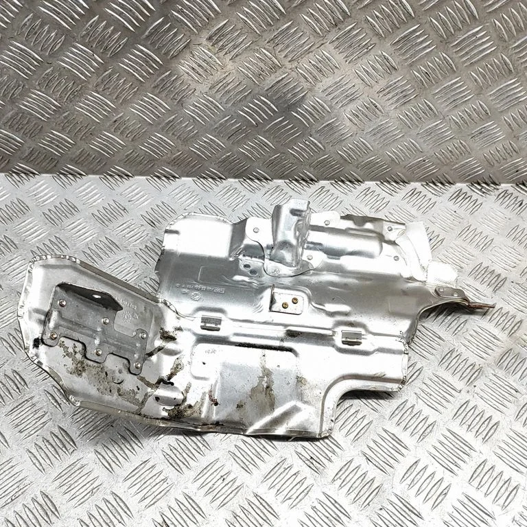 Heat shield in engine bay A6541422600