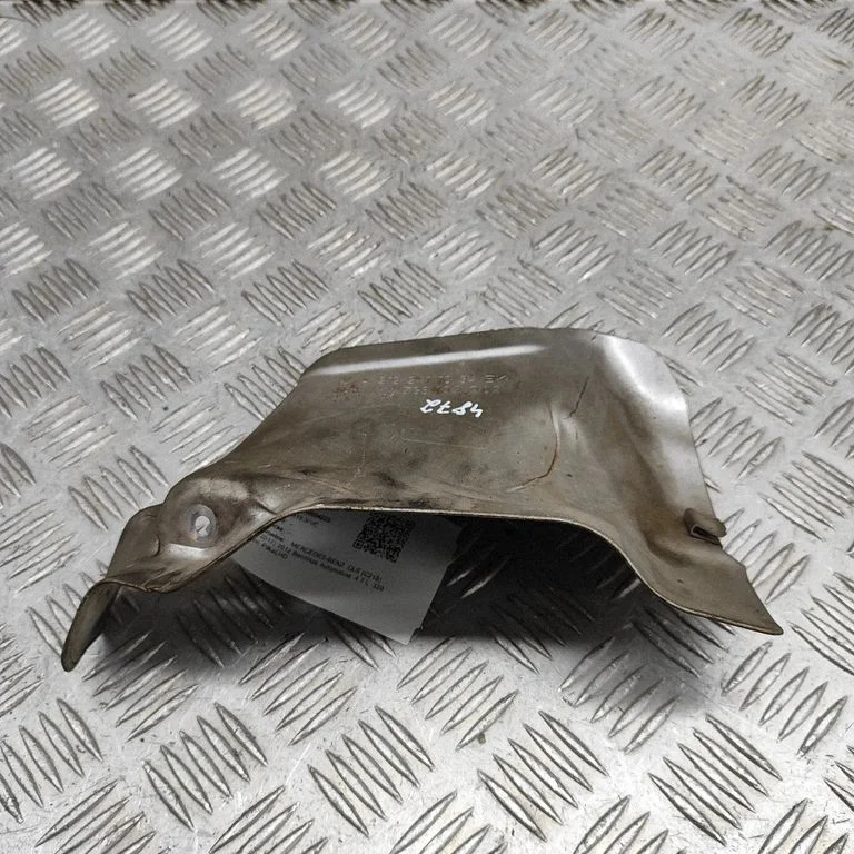 Heat shield in engine bay A2122411034