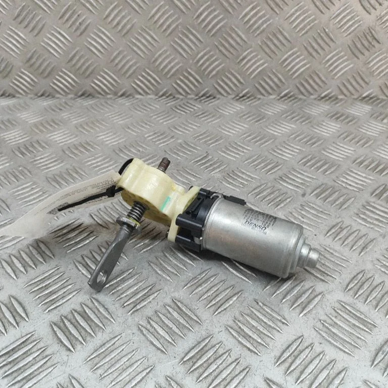Sēdekļa regulēšanas motoriņš 8582033020