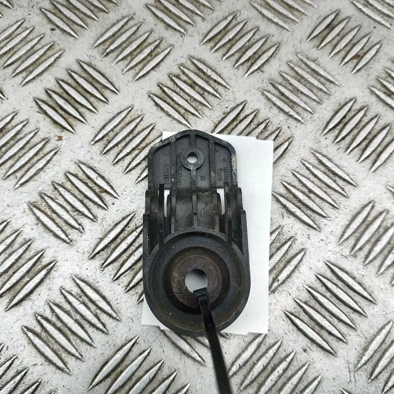 Õhufiltri korpuse kinnitus 31319525