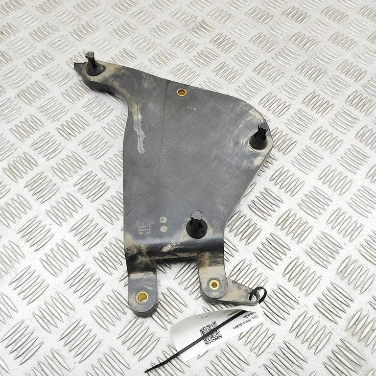 Air filter cleaner box bracket assembly 5QF129671 – Audi RS Q8 (2019-)