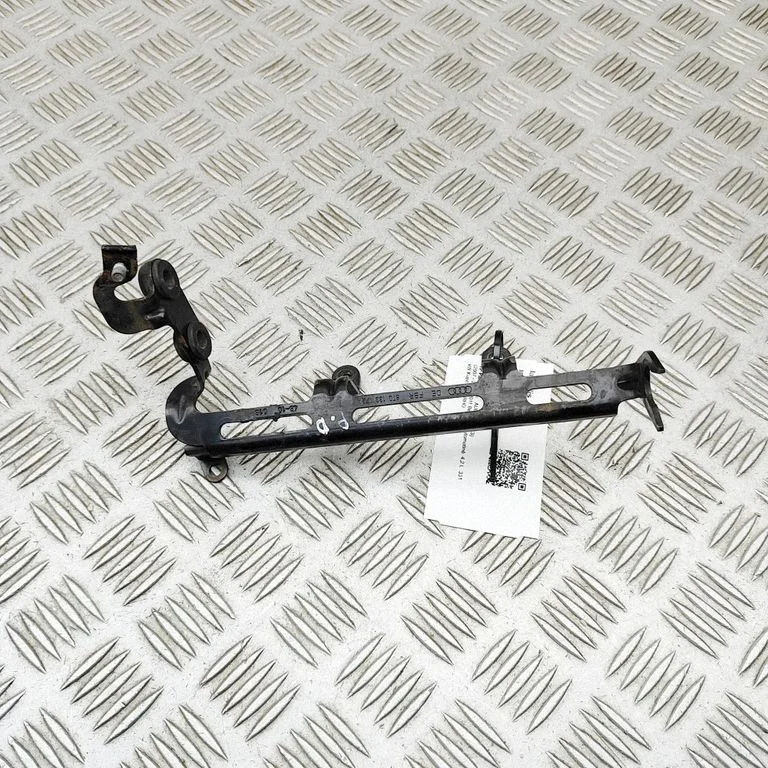 Gaisa filtra korpusa turētājs 8T0133172A