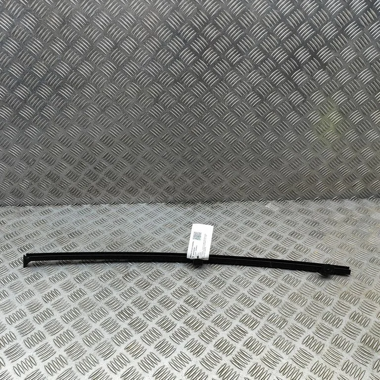 Tagaukse klaasi raam 6740860110