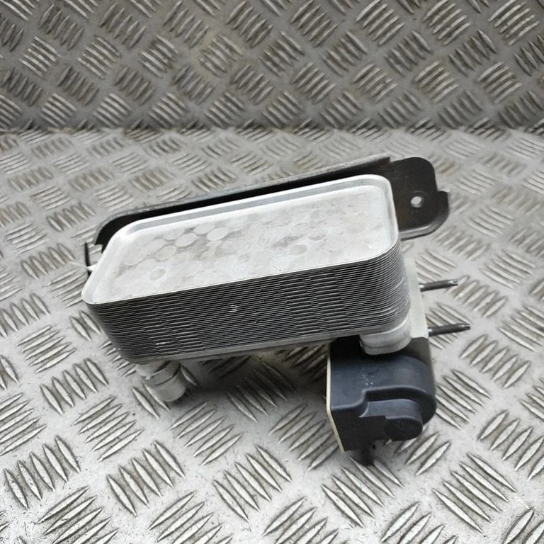 Hübriid-/elektriauto aku jahutusventilaator 9838667680