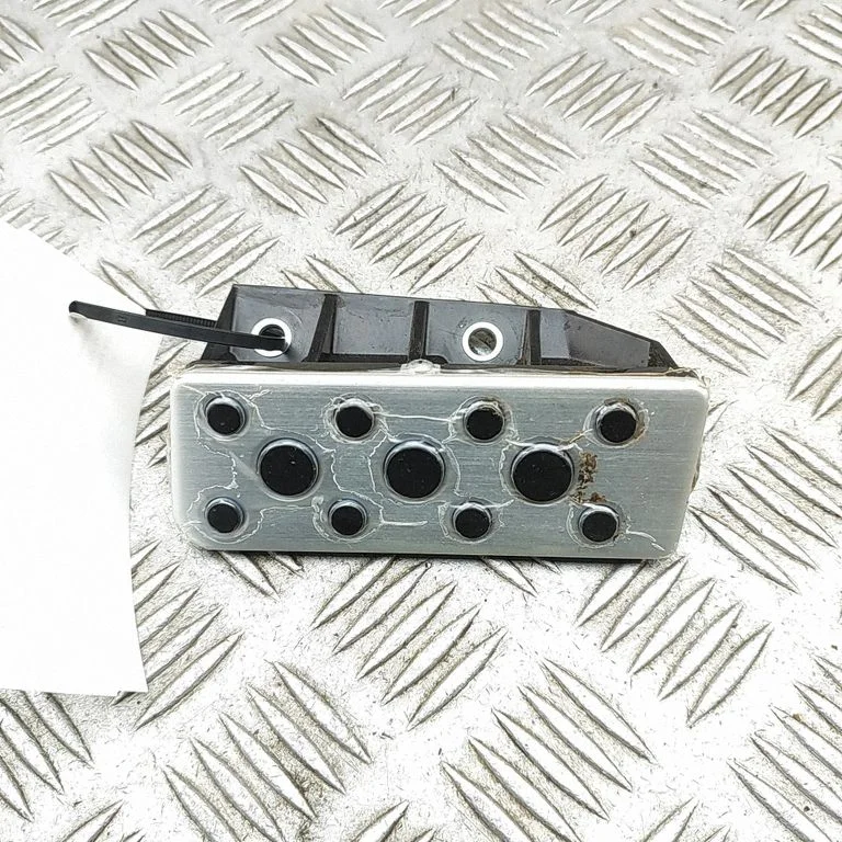 Foot rest pad/dead pedal 38010CC010MT