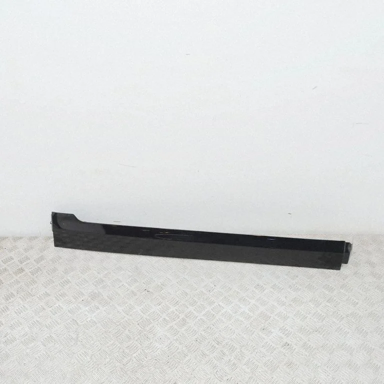 Rear fender molding trim PZ31V250A27AD