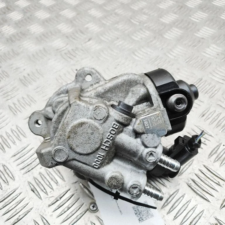 Mechanical fuel pump 0445010529