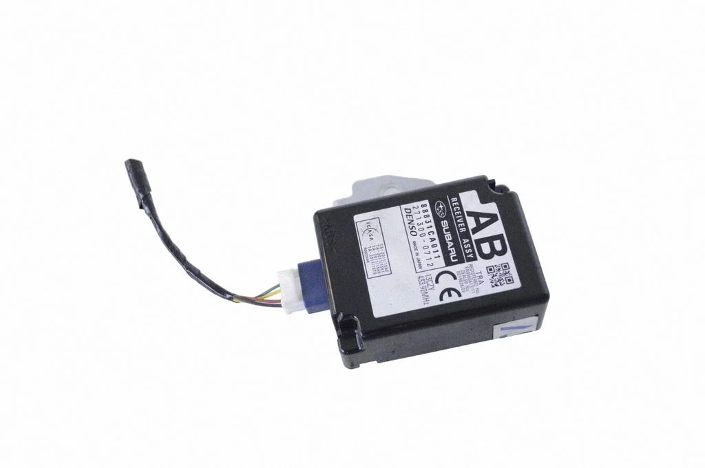 Bezatslēgas sistēmas KESSY (keyless) vadības bloks/modulis 2713000712