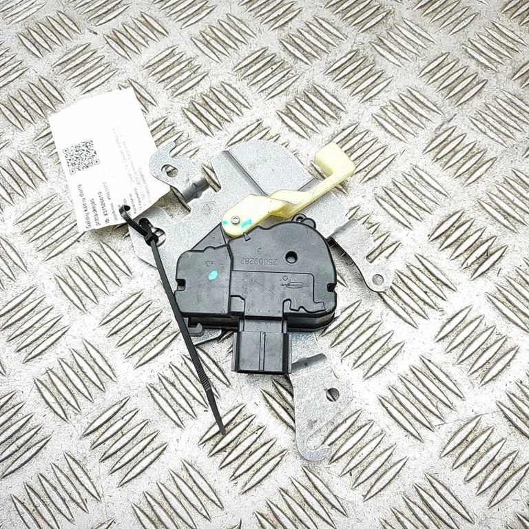 Sliding door motor – Chrysler Voyager (2008-2016)