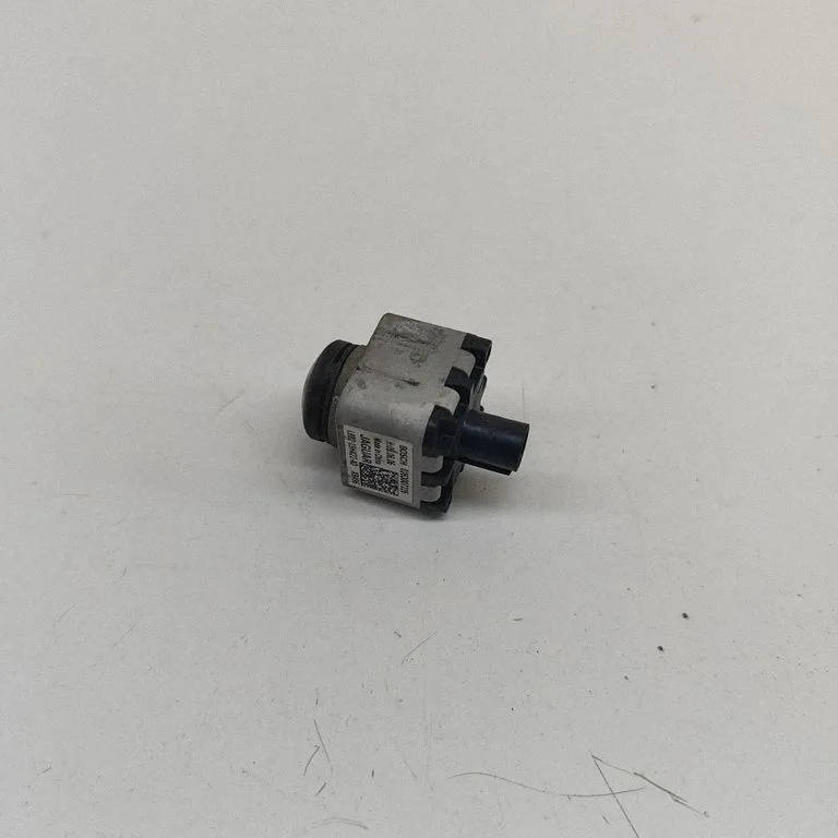 Kamera w lusterku L8B219H422AD