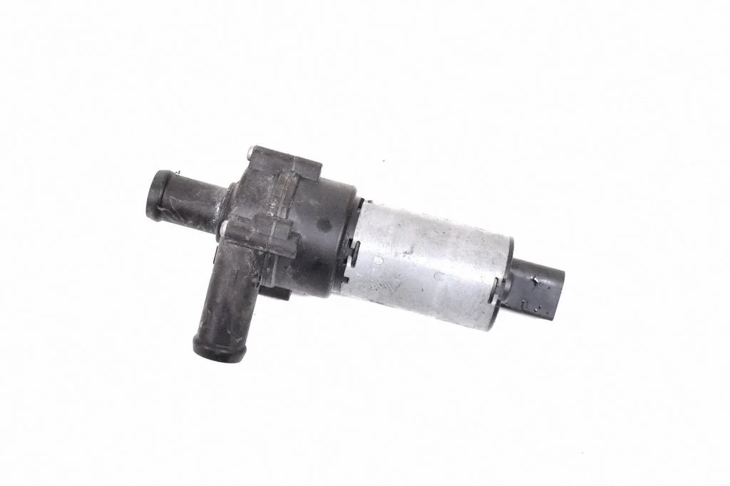 Webasto circulation pump for autonomous heater – Audi R8 42 (2006-2015)