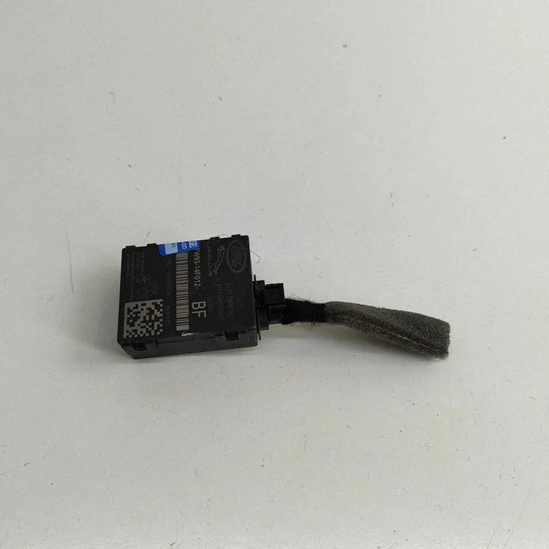 Riepu spiediena vadības bloks A2C84855305
