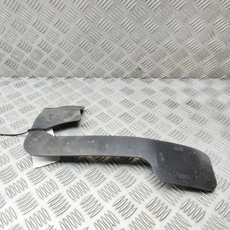 Fog light bracket – Tesla Model S (2012-)