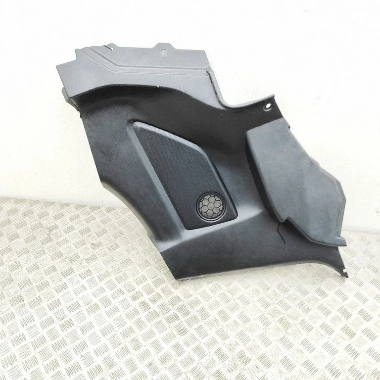 Coupe rear side trim panel 94024CA000