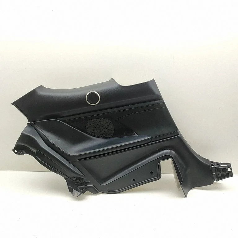 Coupe rear side trim panel – Lexus RC (2014-)