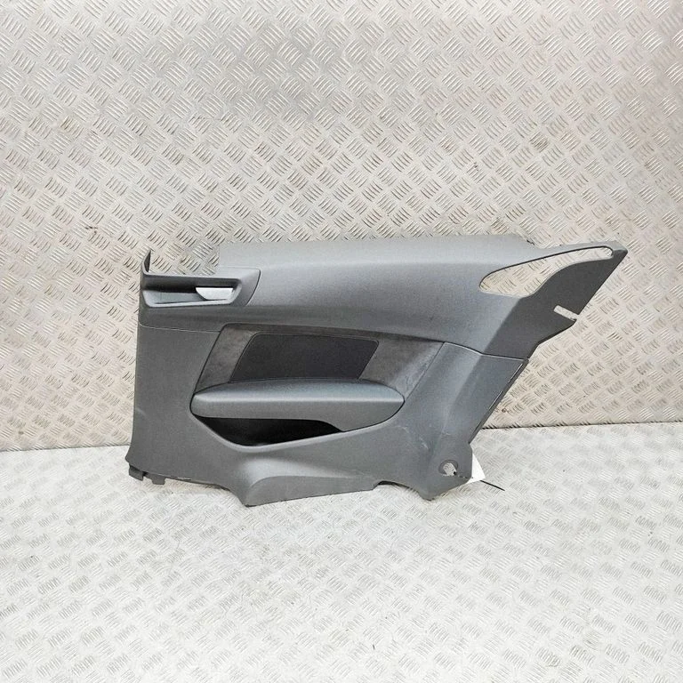 Coupe rear side trim panel 8W6867044C