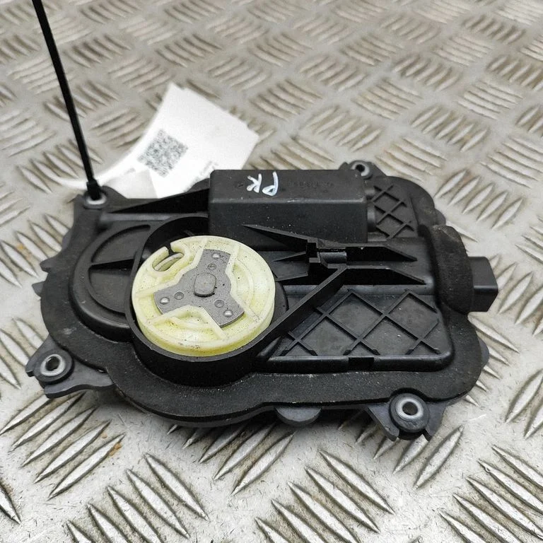 Front door soft close latching motor (coupe) – Bentley Continental (2003-2017)