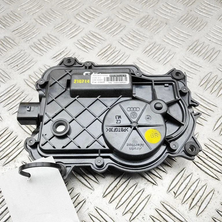 Front door soft close latching motor (coupe) – Bentley Continental (2003-2017)