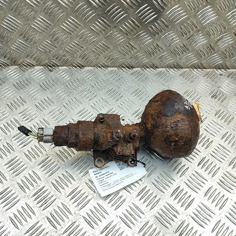 Õhkvedrustuse klapiplokk – Toyota Land Cruiser (J100) (1998-2007)