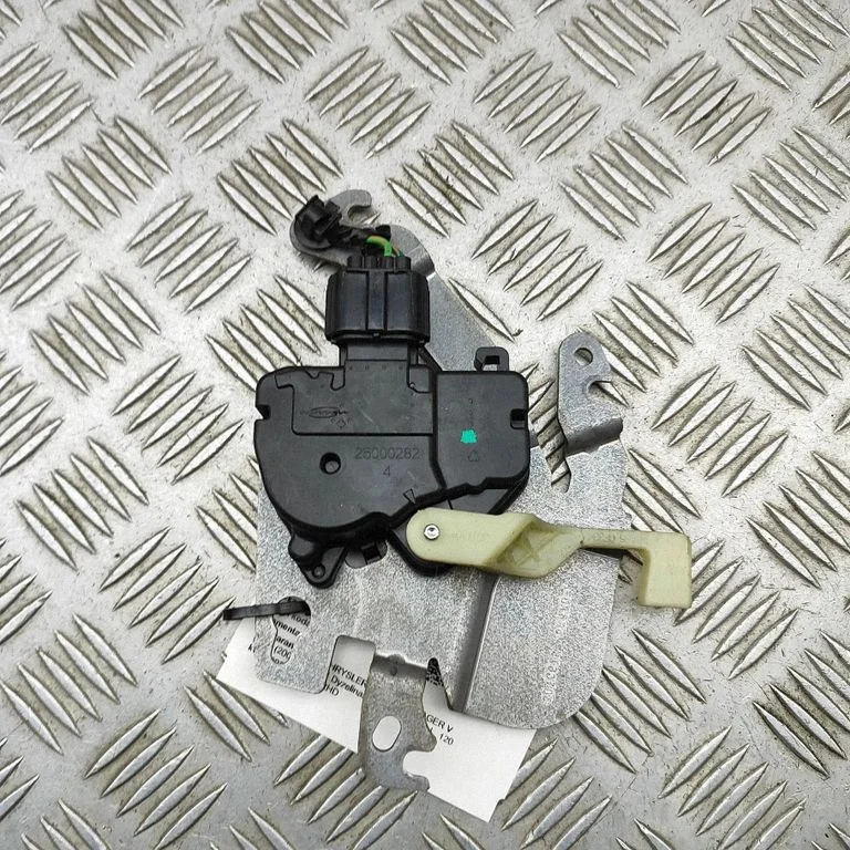 Tagaukse pehmesulgemise mootor – Chrysler Voyager (2008-2016)