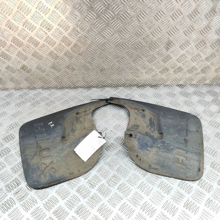 Mudguards set – Toyota Hilux (AN120, AN130) (2015-2020)