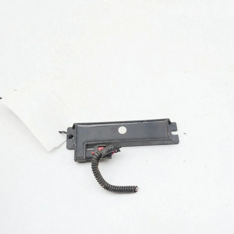 Keyless system antenna – Tesla Model Y (2020-)