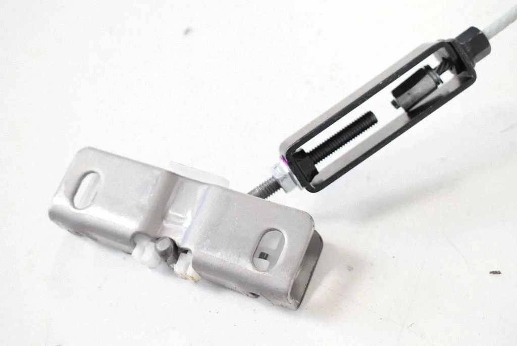Hand brake release handle