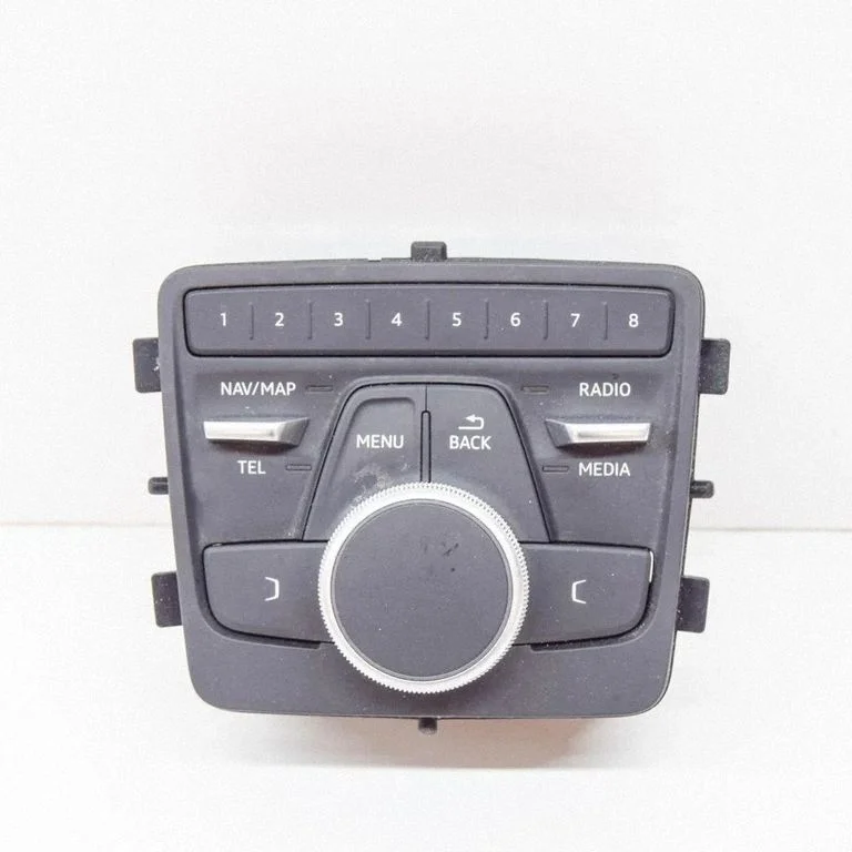 Multimediju kontrolieris 8W0919614N
