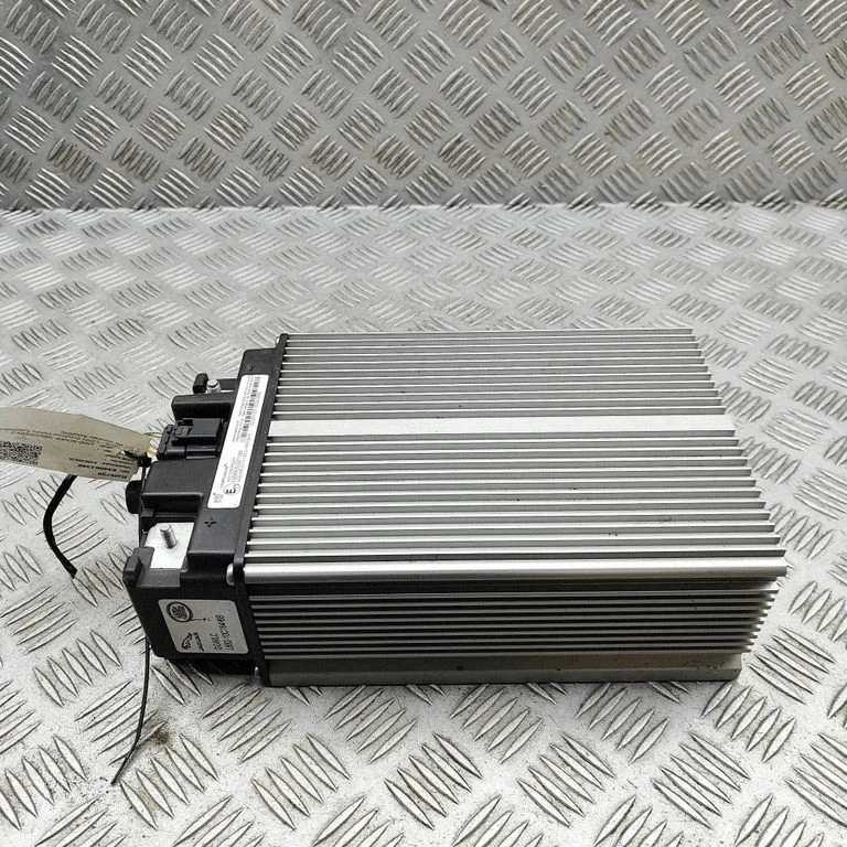 Hübriid-/elektriauto aku L8B210C784BB