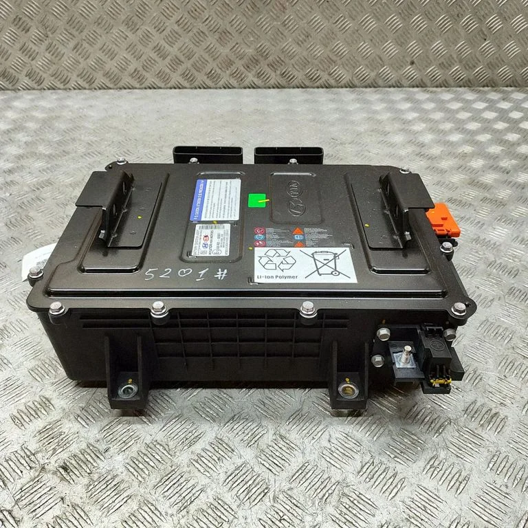 Hibrīda/elektromobiļa akumulators 100RES020057