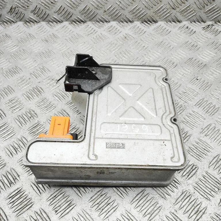 Invertors (sprieguma pārveidotājs) 1EE963231
