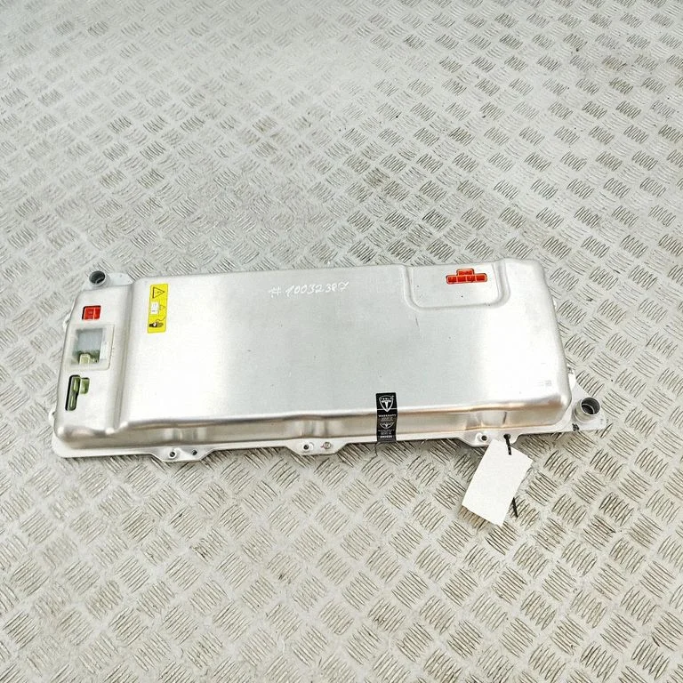 Invertors (sprieguma pārveidotājs) – Tesla Model S (2012-)