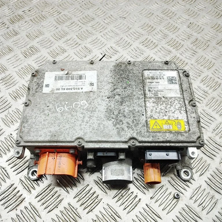 Invertors (sprieguma pārveidotājs) A0009019312