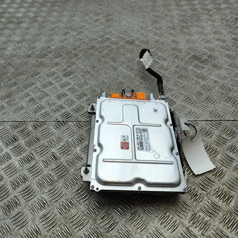 Invertors (sprieguma pārveidotājs) 04375090D6