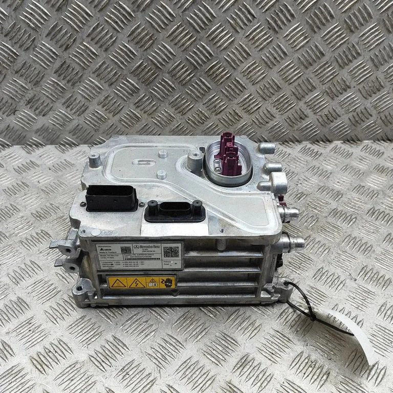 Invertors (sprieguma pārveidotājs) A0009013820